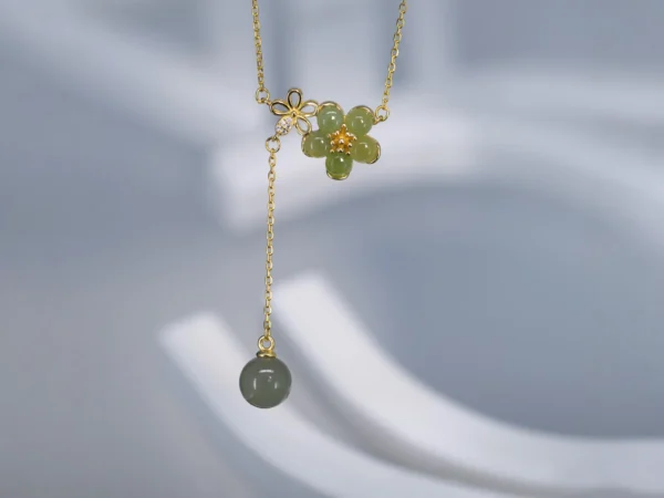 Dangling Hetian Jade Necklace