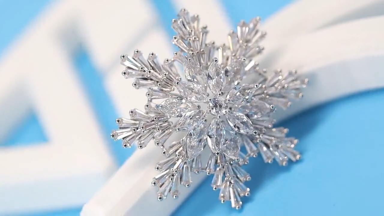 classic-snowflake-brooch-vidthumb