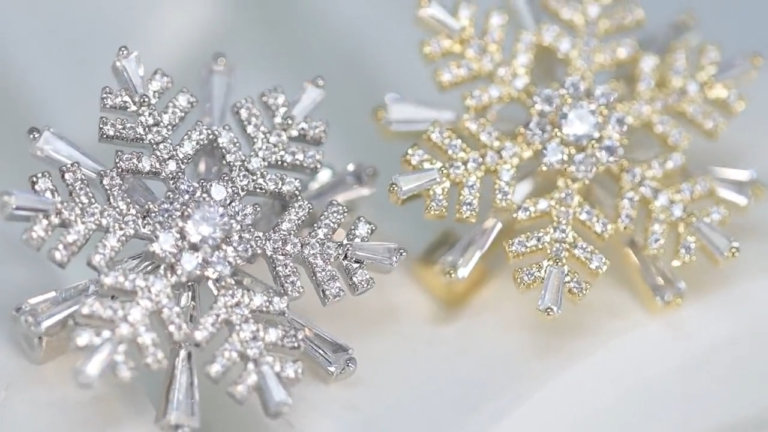 dainty-classic-snowflake-brooch-video-thumb