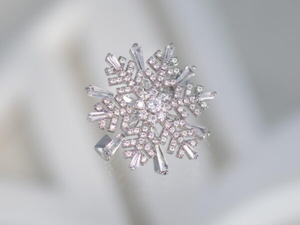 Dainty Classic Snowflake Brooch
