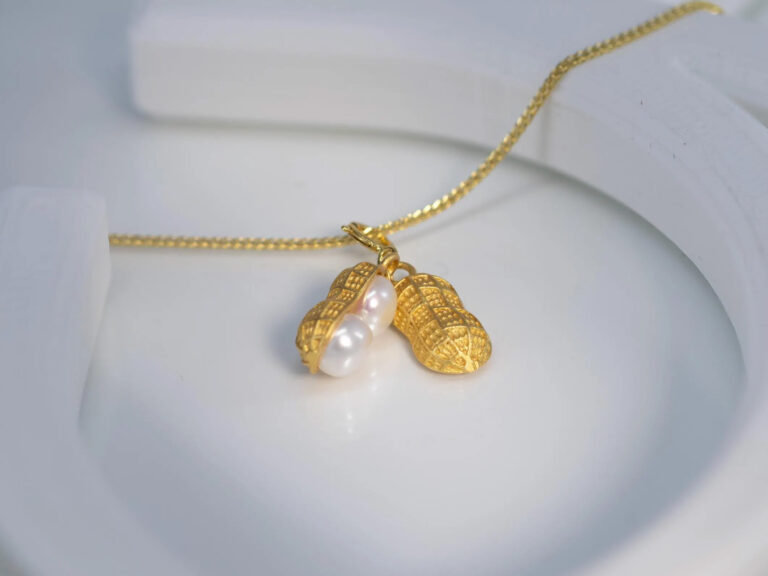 gold-peanut-necklace-10