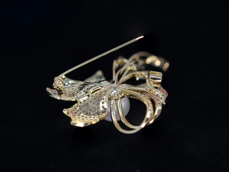 pave-crystal-flower-pin02