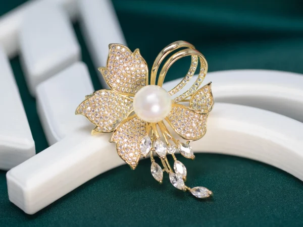 Pavé Crystal & Pearl Floral Brooch
